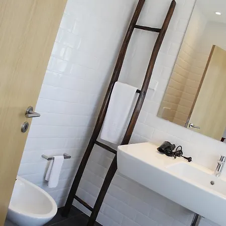 Country فندق لوسادا